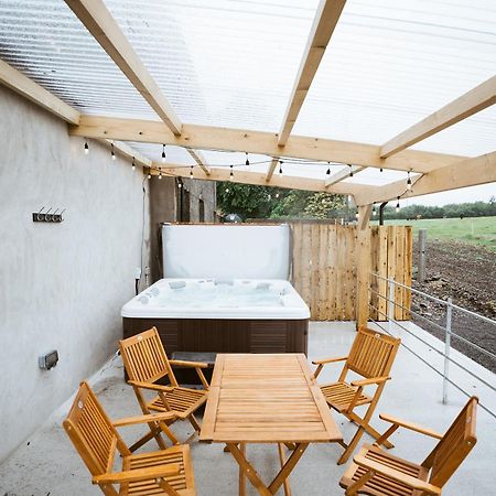 The Byre At Conker Tree Cottages Saintfield Eksteriør billede